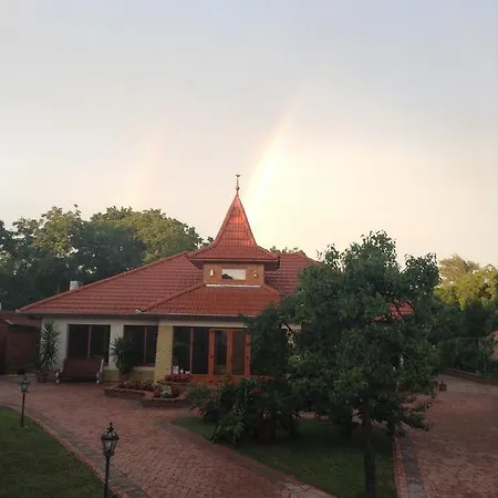 Апартаменты Bornemisza Kuria Tiszabecs