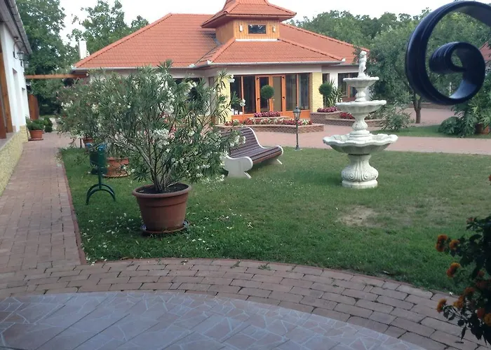 Апартаменты Bornemisza Kuria Tiszabecs